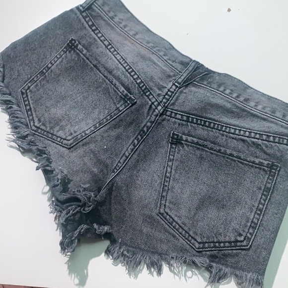 Free People shorts - Picture 3 of 4